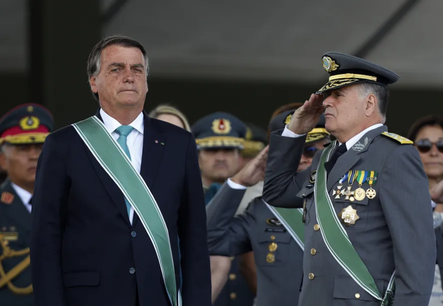 Ex-comandantes do Exército e Aeronáutica afirmaram à PF que Bolsonaro apresentou plano de golpe