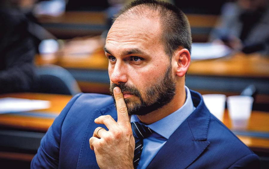 PL pressiona PGR contra pedido de reter passaporte de Eduardo Bolsonaro