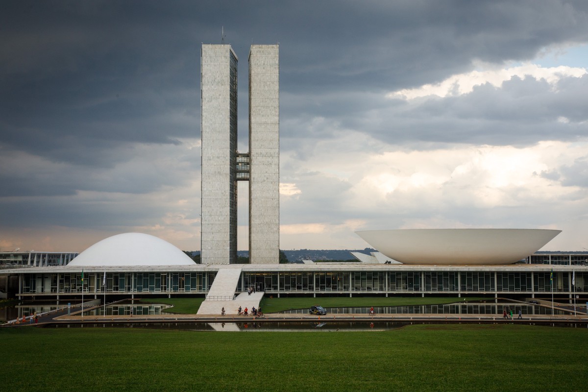 Câmara pede ao STF para aguardar acórdão antes de cassar mandatos de deputados que tiveram a eleição anulada